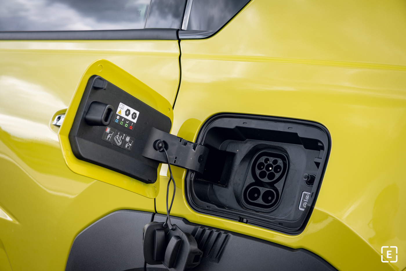 2025 fiat grande panda electric dc charging time speed kw power amps