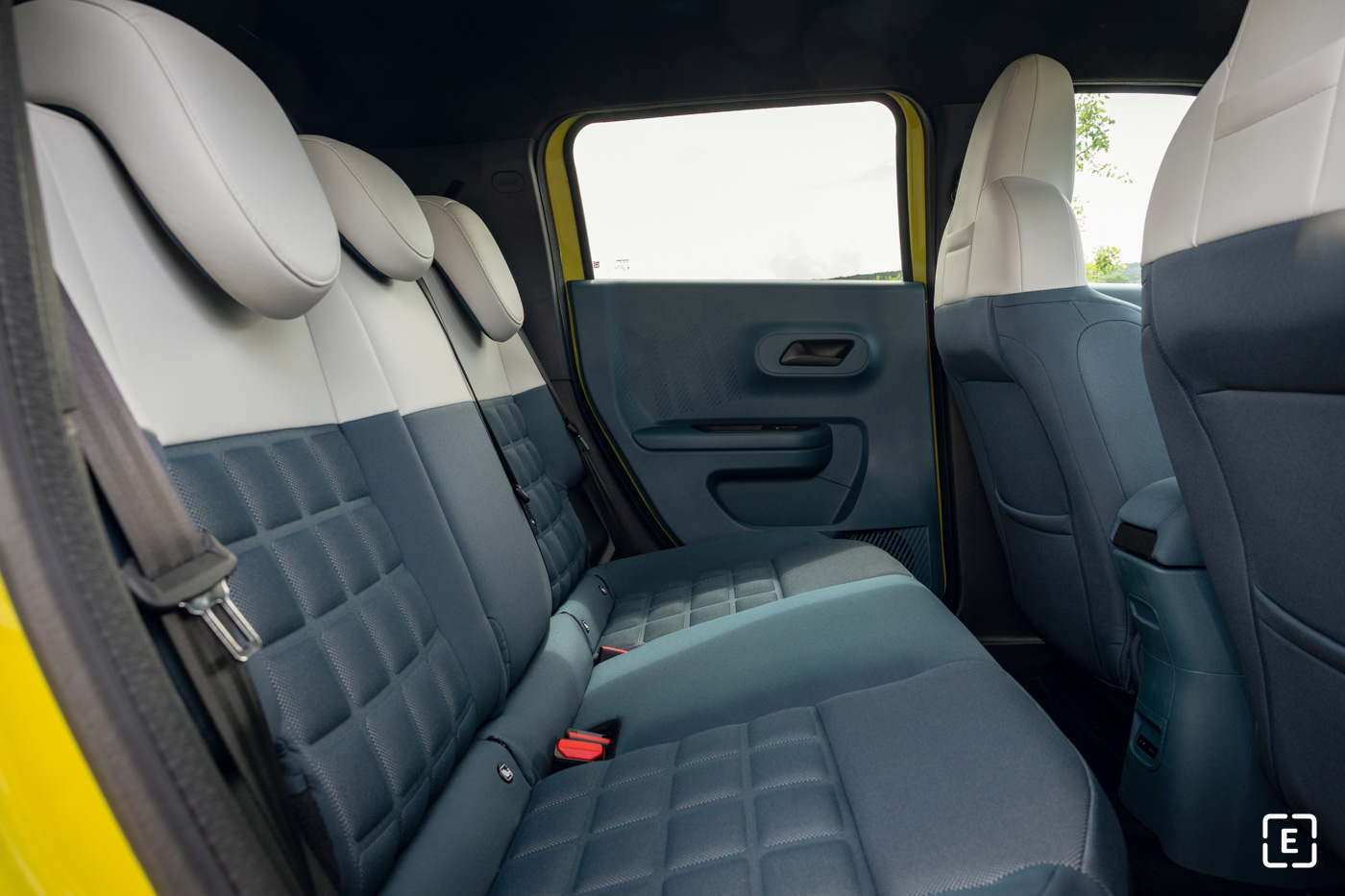 2025 ev fiat grande panda rear legroom space seats