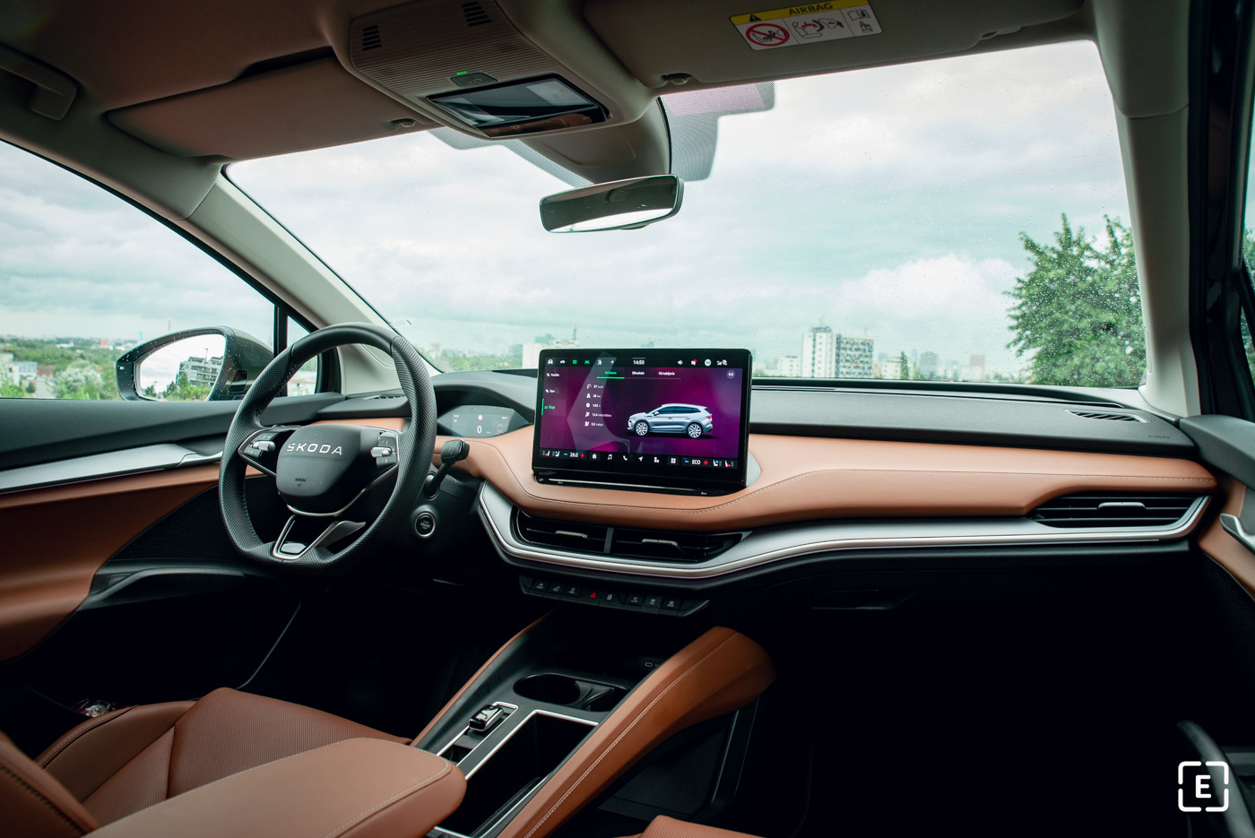 Interior test Škoda Enyaq 85x Facelift 2025 suite cognac