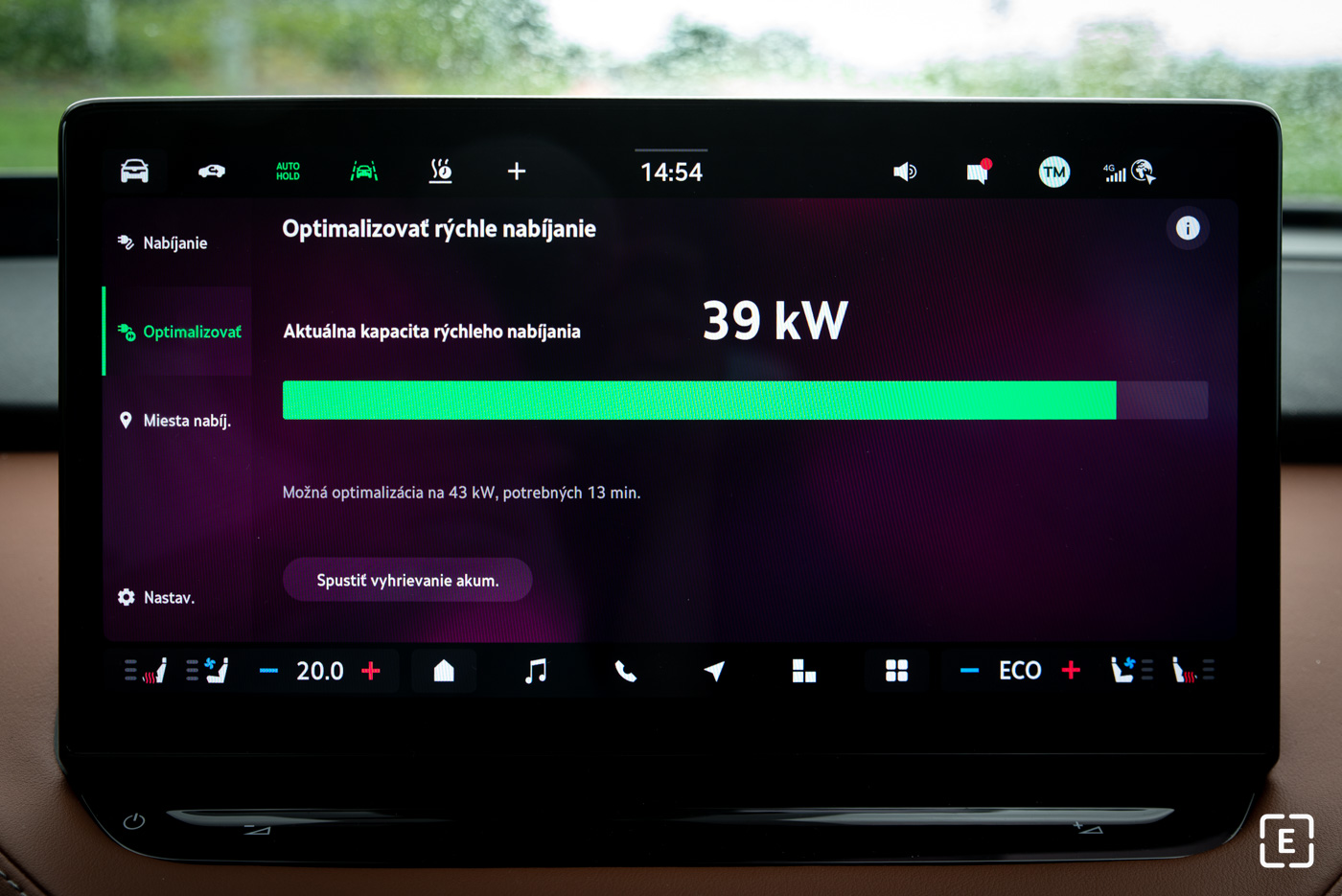 test skoda enyaq 85 facelift 2026 charging power kw preheating battery manual