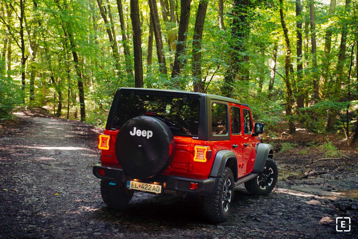 Zadná časť 2025 Jeep Wrangler 4xe Rubicon rear view