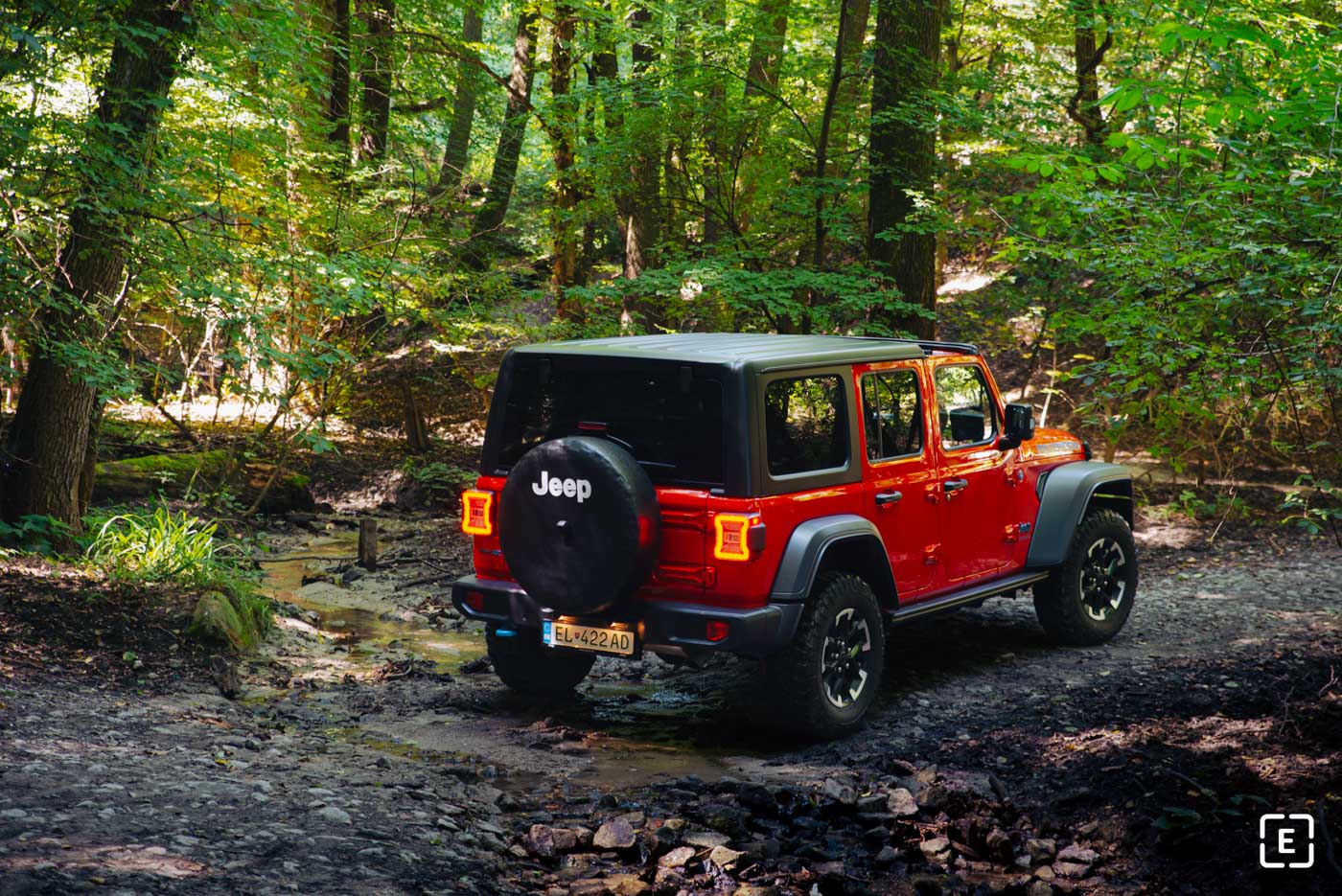 Off-road Jeep Wrangler 4xe Rubicon 2025 test