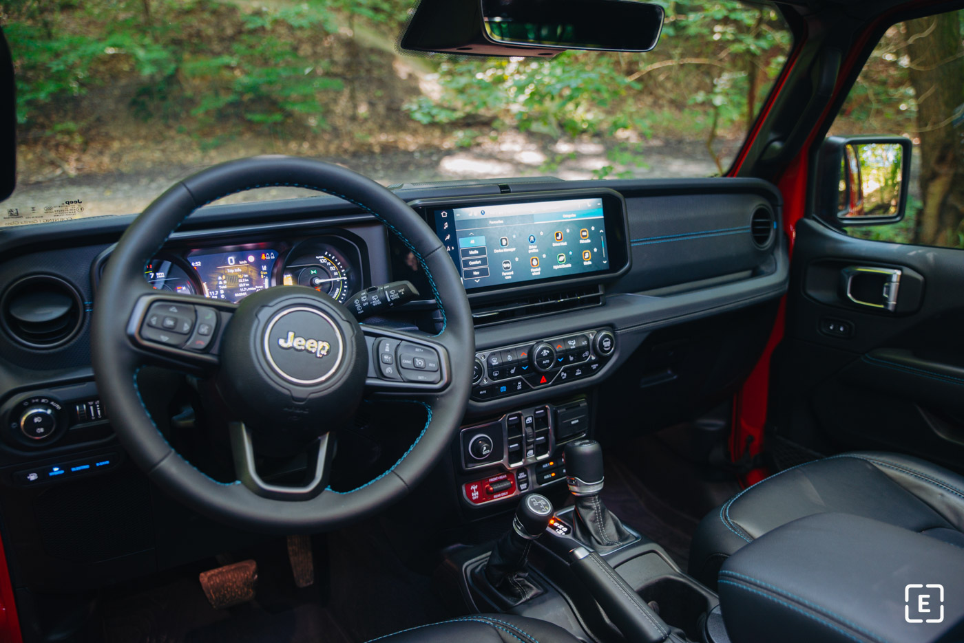 Offroad cockpit Jeep Wrangler 4xe test