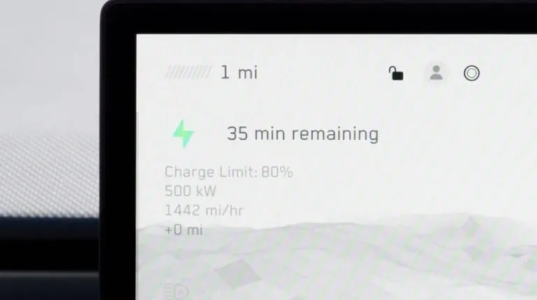 Tesla Supercharger V4 - Cybertruck
