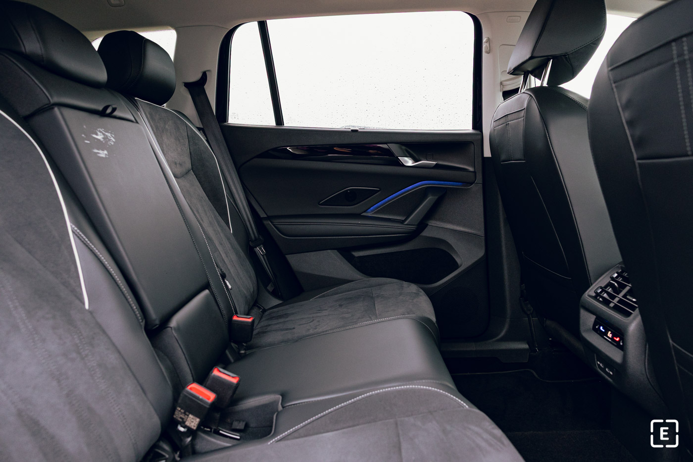 Interiér Volkswagen Tayron Elegance PHEV 2025 eHybrid test interior