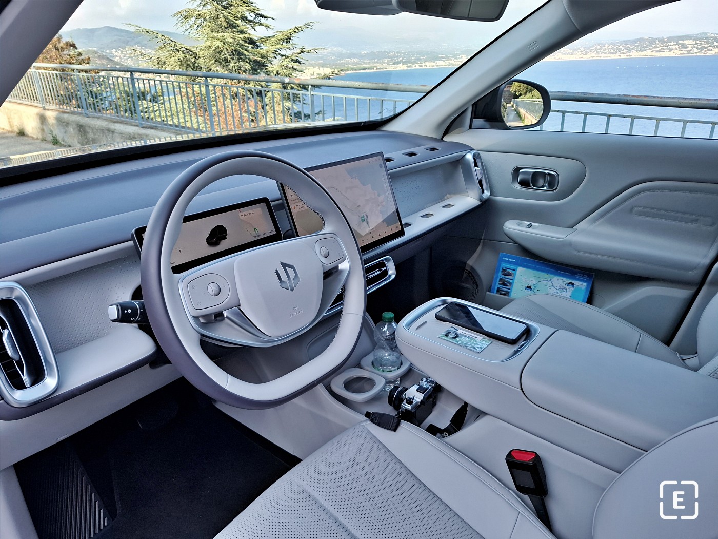 interior leapmotor b10 violet white design max