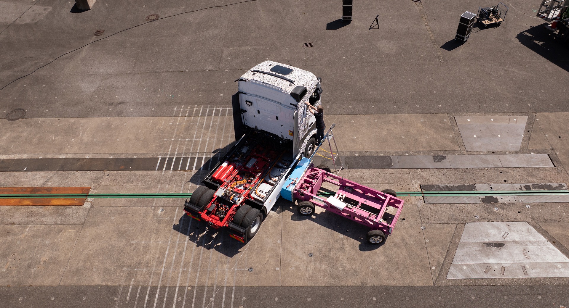 Mercedes-Benz eActros 600 - crash test