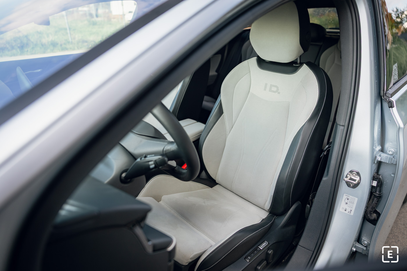 Interiér Volkswagen ID.7 Tourer Pro S interior front massage seats bentley